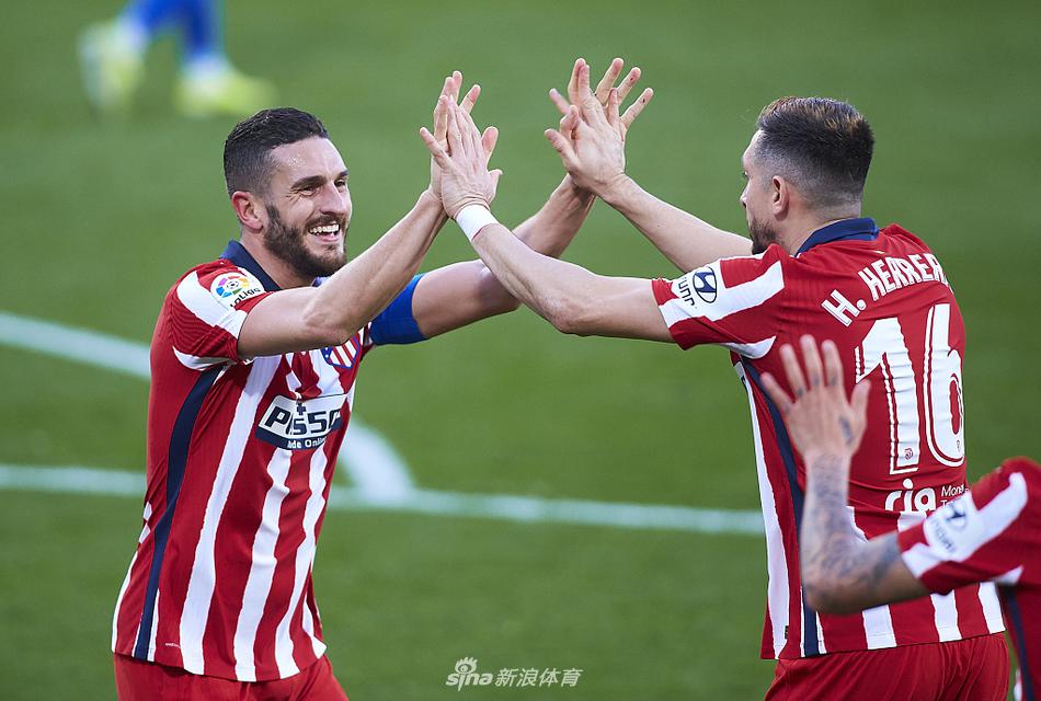 إصابة تايو أونيي تثير غضبًا عارمًا وتطالب بتغيير قواعد التسلل في الدوري الإنجليزي