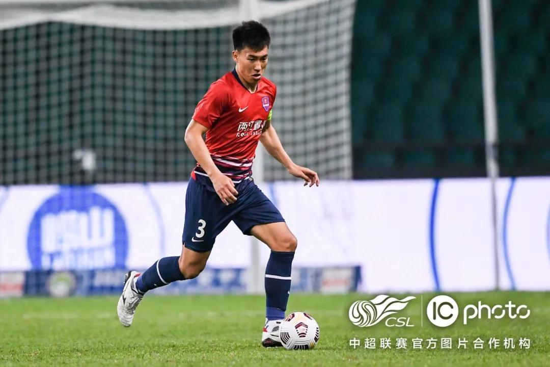 الاتحاد العماني لكرة القدم يُعين رشيد جابر مدرباً جديداً للمنتخب الأول